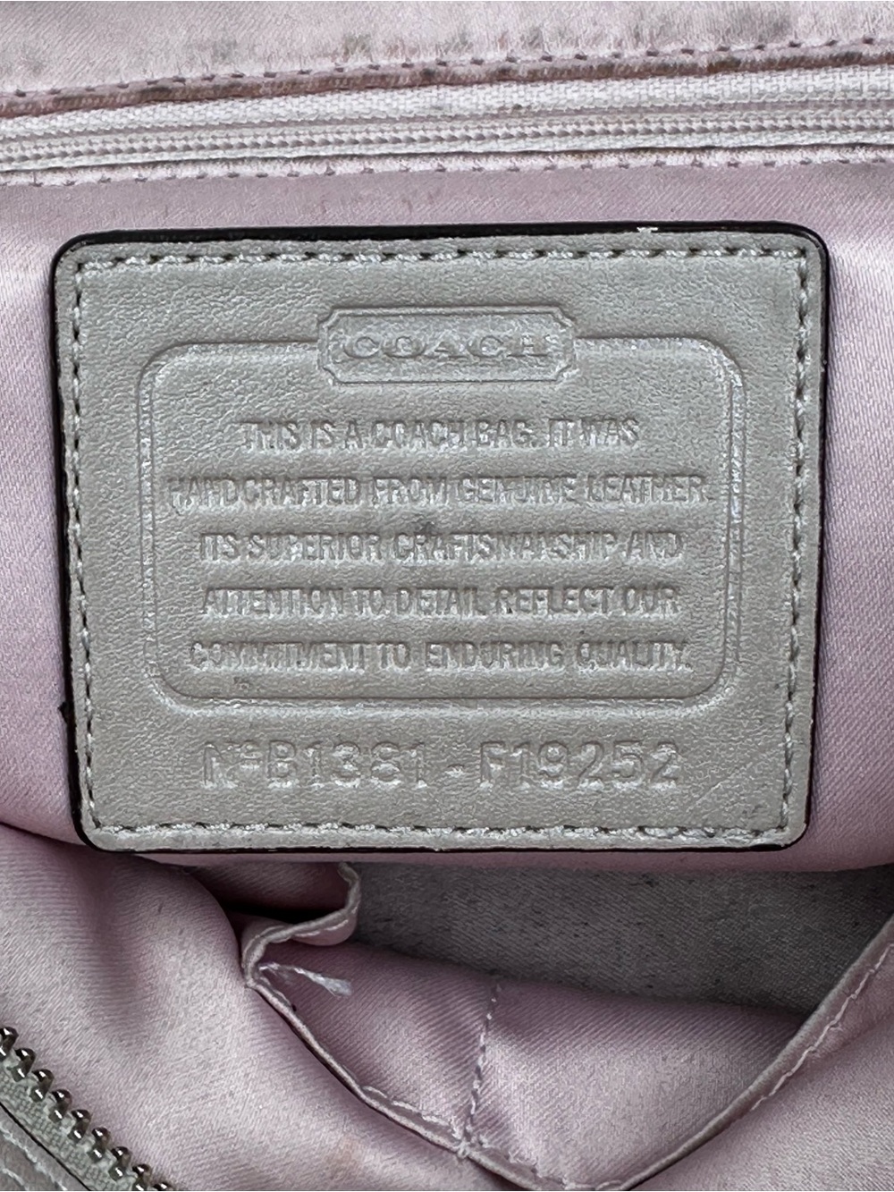 Coach Gallery East West Tote F19252 - Picture 6 of 12